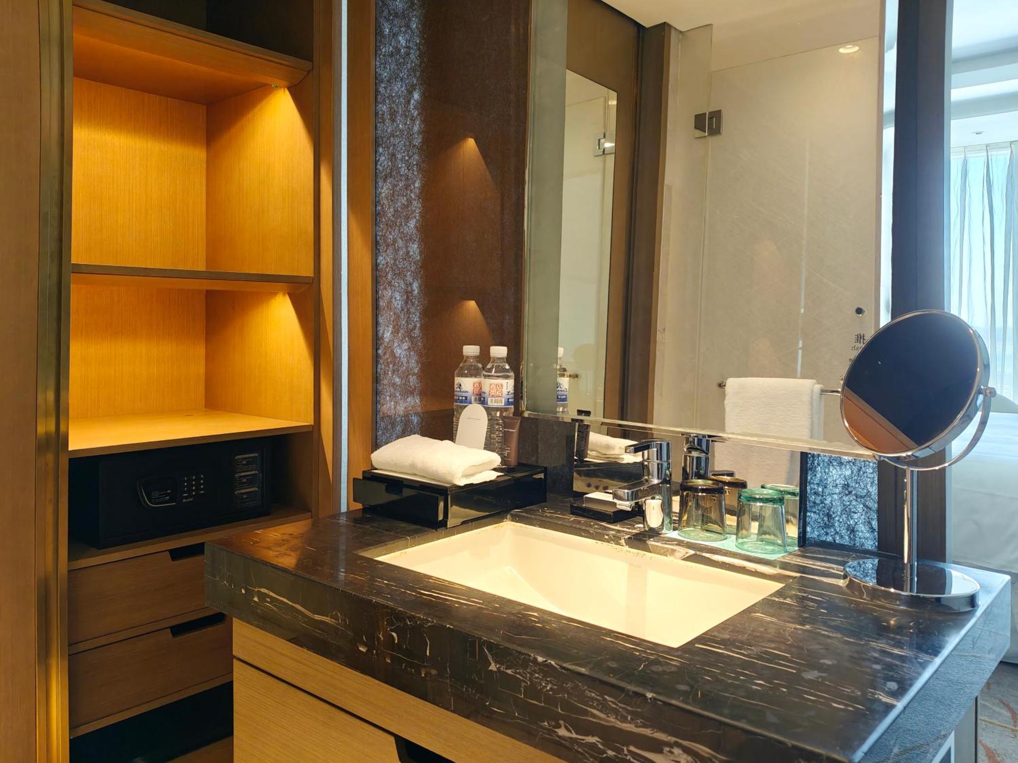 Sheraton Qingdao West Coast Bagian luar foto