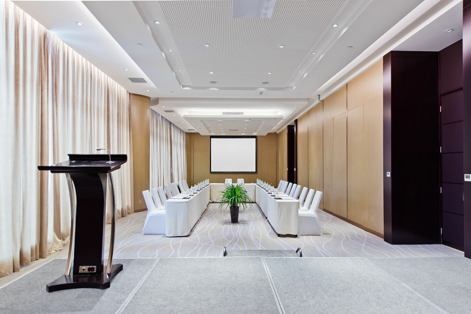 Sheraton Qingdao West Coast Bagian luar foto